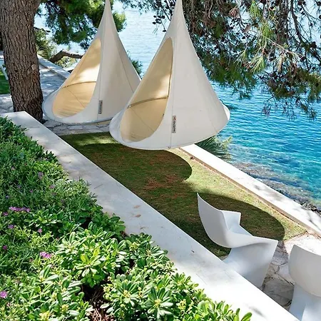 Luxury Beachfront Silvery Moon With Private Pool, Jacuzzi, Sauna And Gym On Brac Island - Sumartin Villa *