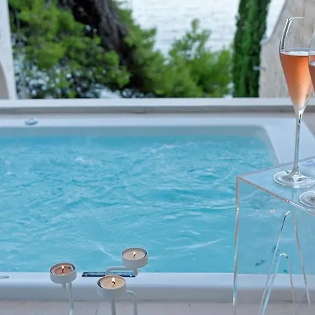 Villa Luxury Beachfront Silvery Moon With Private Pool, Jacuzzi, Sauna And Gym On Brac Island - Sumartin