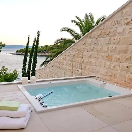 Luxury Beachfront Silvery Moon With Private Pool, Jacuzzi, Sauna And Gym On Brac Island - Sumartin Villa *