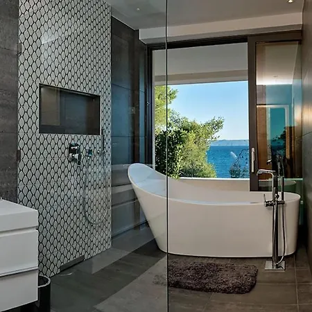 Luxury Beachfront Silvery Moon With Private Pool, Jacuzzi, Sauna And Gym On Brac Island - Sumartin Selca (Brac)