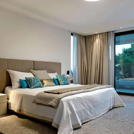 Villa Luxury Beachfront Silvery Moon With Private Pool, Jacuzzi, Sauna And Gym On Brac Island - Sumartin