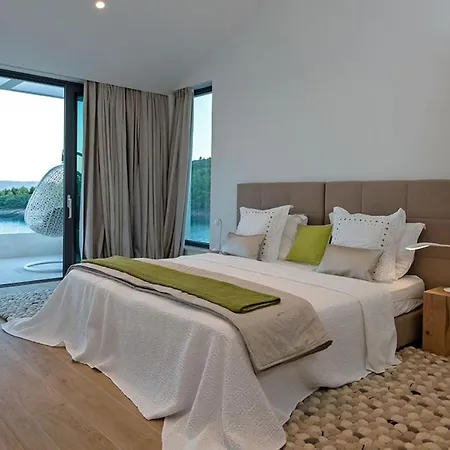 Luxury Beachfront Silvery Moon With Private Pool, Jacuzzi, Sauna And Gym On Brac Island - Sumartin Villa *