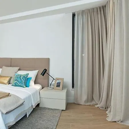 Villa Luxury Beachfront Silvery Moon With Private Pool, Jacuzzi, Sauna And Gym On Brac Island - Sumartin *