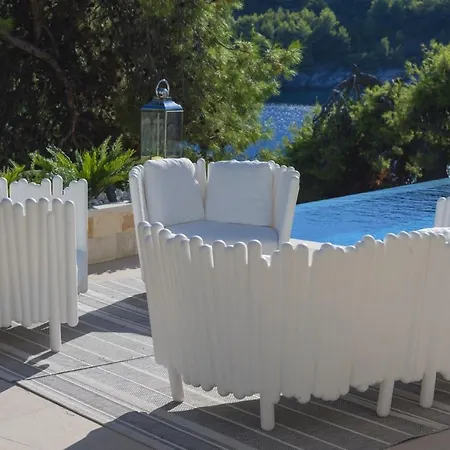 Luxury Beachfront Silvery Moon With Private Pool, Jacuzzi, Sauna And Gym On Brac Island - Sumartin
